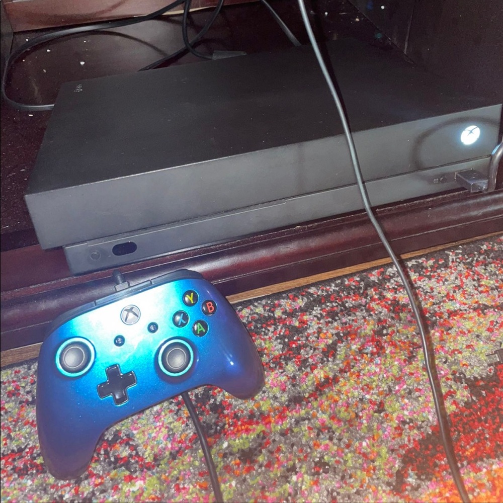 Xbox one x 1tb